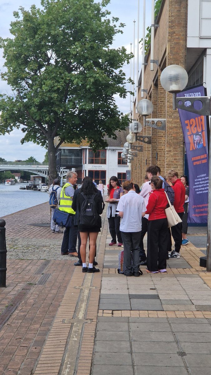 KGS_Geography's tweet photo. L6th Geographers back in the field learning about their local place  #Kingston Thank you to Kingston  Tour Guides for our informative walk around town  🚶‍♂️🚶‍♀️🥾🥾https://t.co/IGwzMR1uBb @KGS1561 #NationalFieldworkFortnight https://t.co/p1IplU1jb1