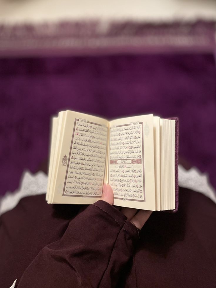 nikbinbirseyyah's tweet photo. "Şüphesiz her zorlukla beraber, bir kolaylık vardır."

🔸İnşirah /5 https://t.co/lhFX89Gp6S