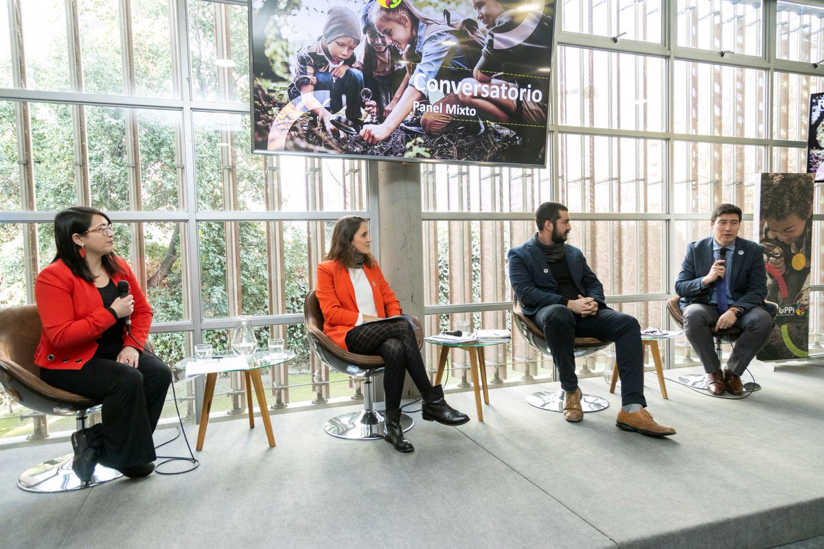uppi_cl's tweet photo. La #RedUPPI  agradece la asistencia y participación de los expositores y panelistas el día de ayer al evento ¿Cómo se vinculan las empresas y la organizaciones con la niñez y adolescencia?. Gracias por ser parte !!!💪
#ElFuturodelaNiñezesHoy #EmpresasCogarantes https://t.co/vQI5u4bVnS