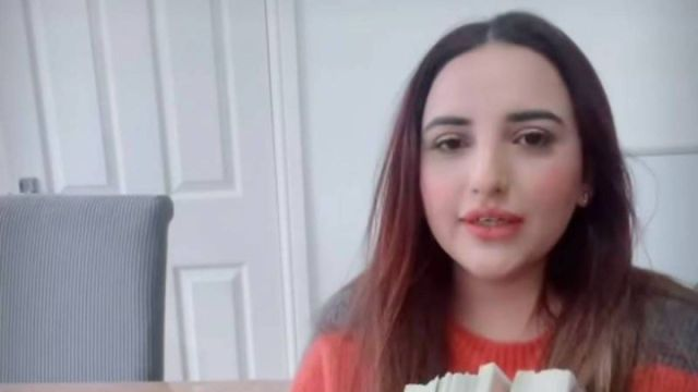 khadija khalil on Twitter: "Pakistani TikTok star Hareem Shah bathroom