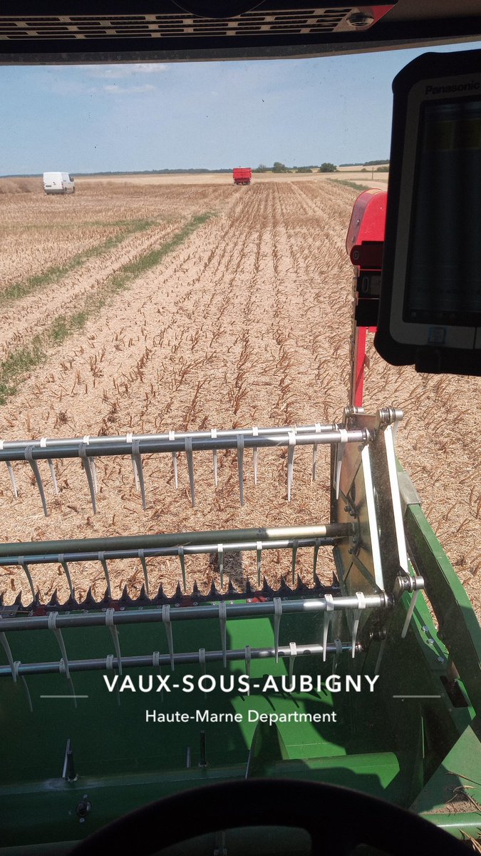BenoitMallinger's tweet photo. Jour 1 du colza. 
1ere plateforme de 280 micro faite. 
Place a la grosse demain et samedi pour les pépinières. 🤣👍 https://t.co/Vau9p27Liv