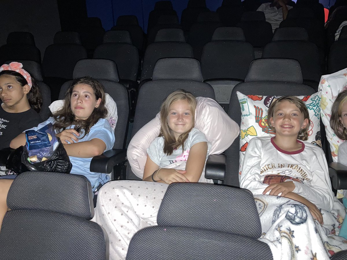R2PalmerAcademy's tweet photo. Now itโs time for our movie in the planetarium ๐ช #nightatthemuseum #sleepingunderthestars https://t.co/FvuL7aUFHO