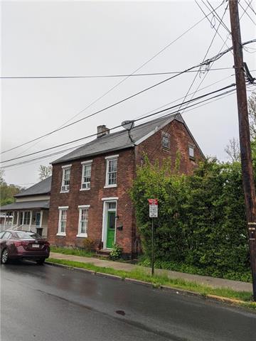 This 3 BD/ 1 BA in Bethlehem MUST be seen. Call, text or direct message me for more info! cpix.me/l/173039382