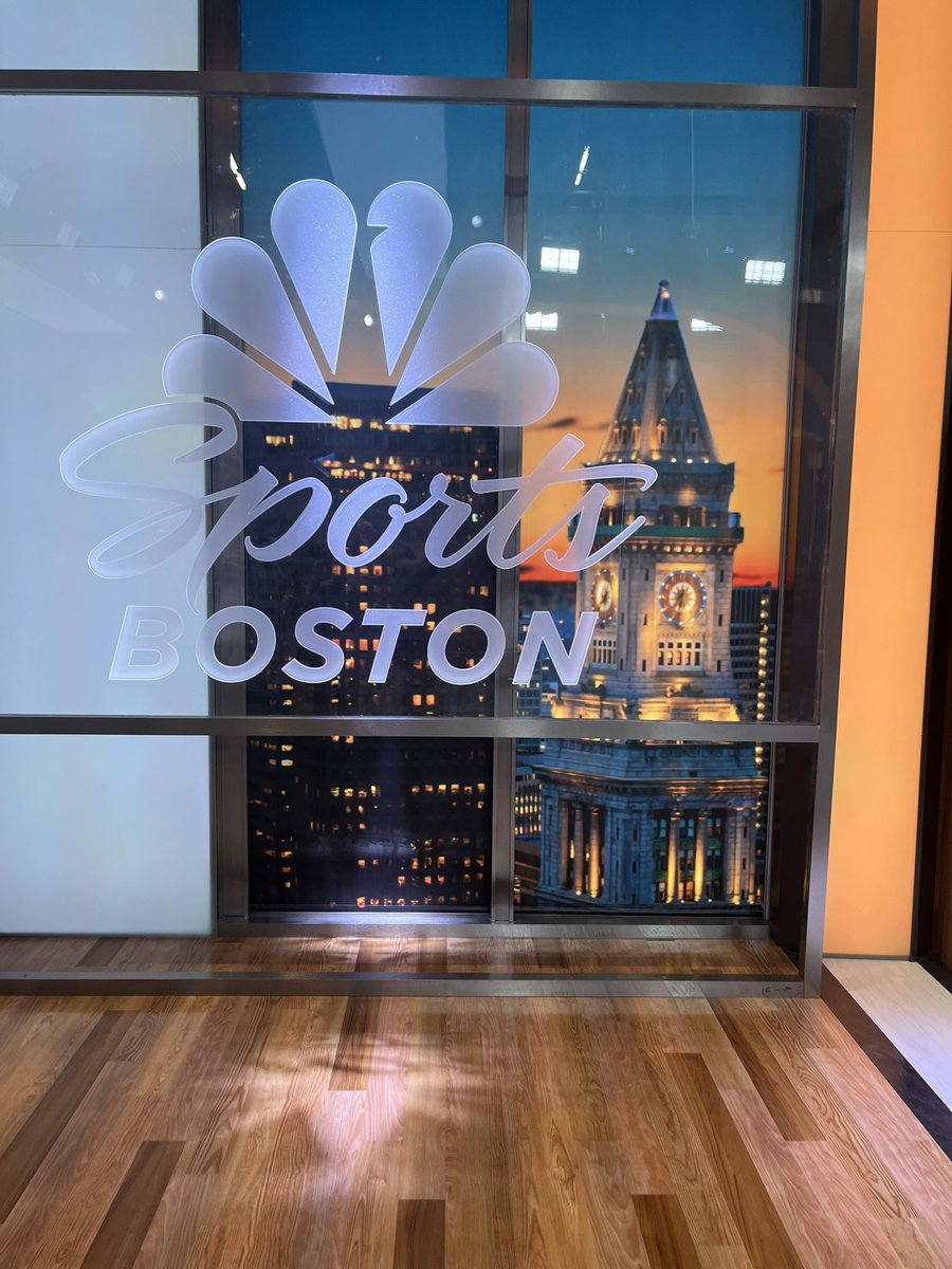 lebeau_maggie's tweet photo. Thank you @RyanNBCBoston and @NBC10Boston for having me and @BU_SJI!! It was a great time learning more about broadcast journalism and hearing from the professionals! https://t.co/iTZqtOxGmk