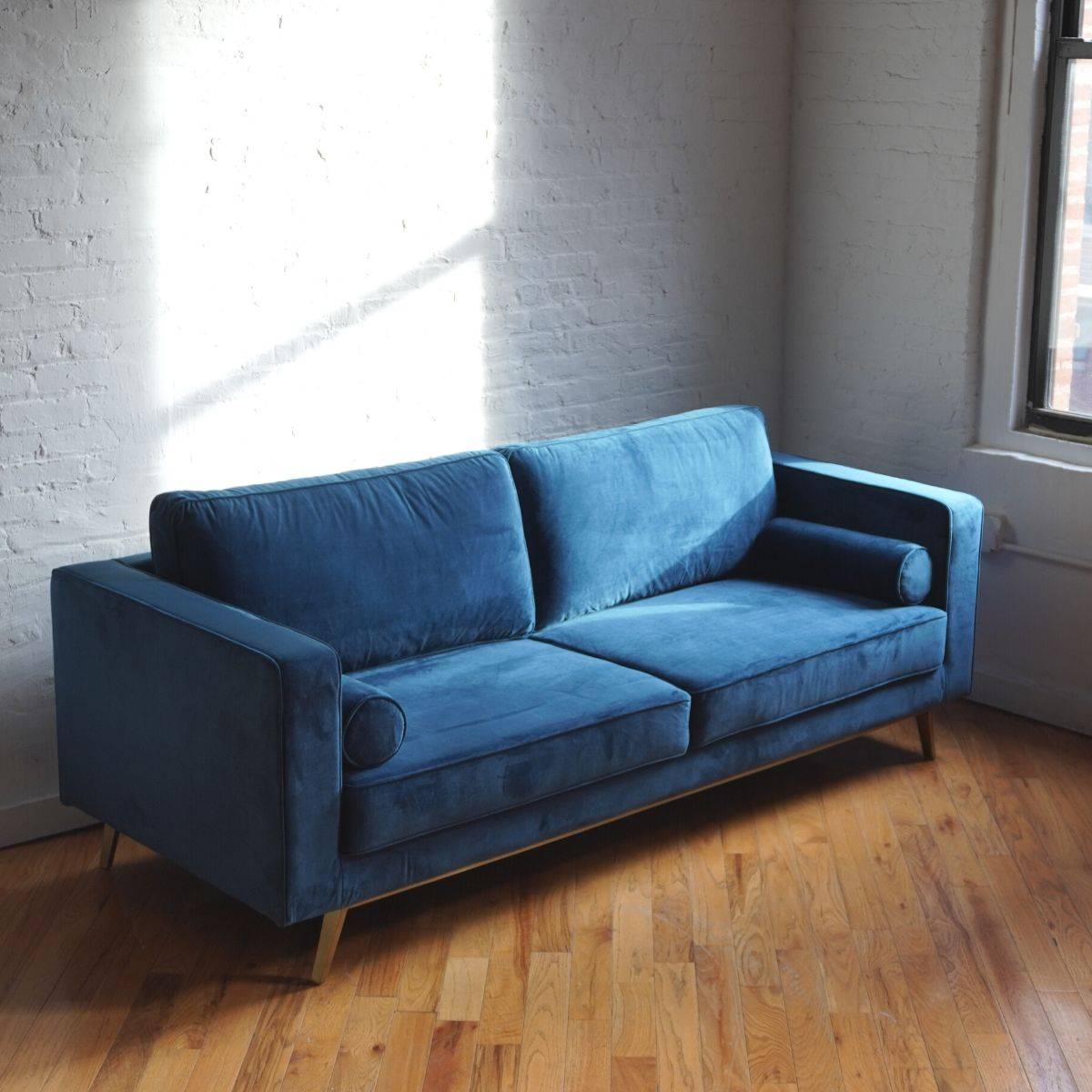 BrooklynSpaceCo's tweet photo. A couch you can really sink into - soft cushions with lush velvet make Introspect sofa irresistibly comfortable.

Introspect sofa in navy blue velvet. In-stock and available for 5-7 day delivery. https://t.co/9kQDqHAyFt