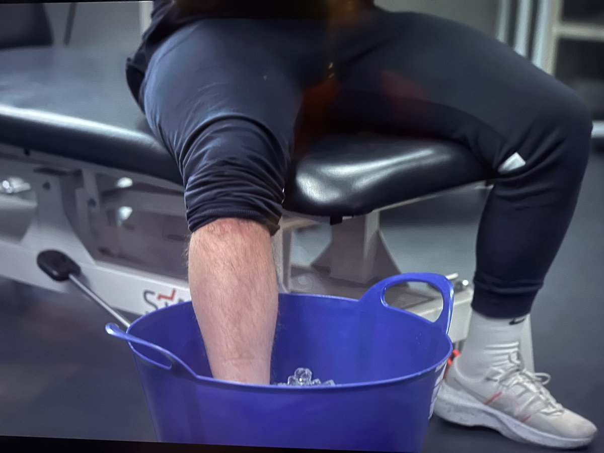 Leighton76's tweet photo. Hey @JamieTartt, time to take your performance to a whole new level! 💪⚽️ Say goodbye to swelling & pain and hello to peak fitness with Physiolab! 🏋️♂️🔥 Get the edge you need to dominate the field and make those game-winning goals! 💯 #Physiolab #GameChanger #TedLassoEffect https://t.co/UePYvIK47O