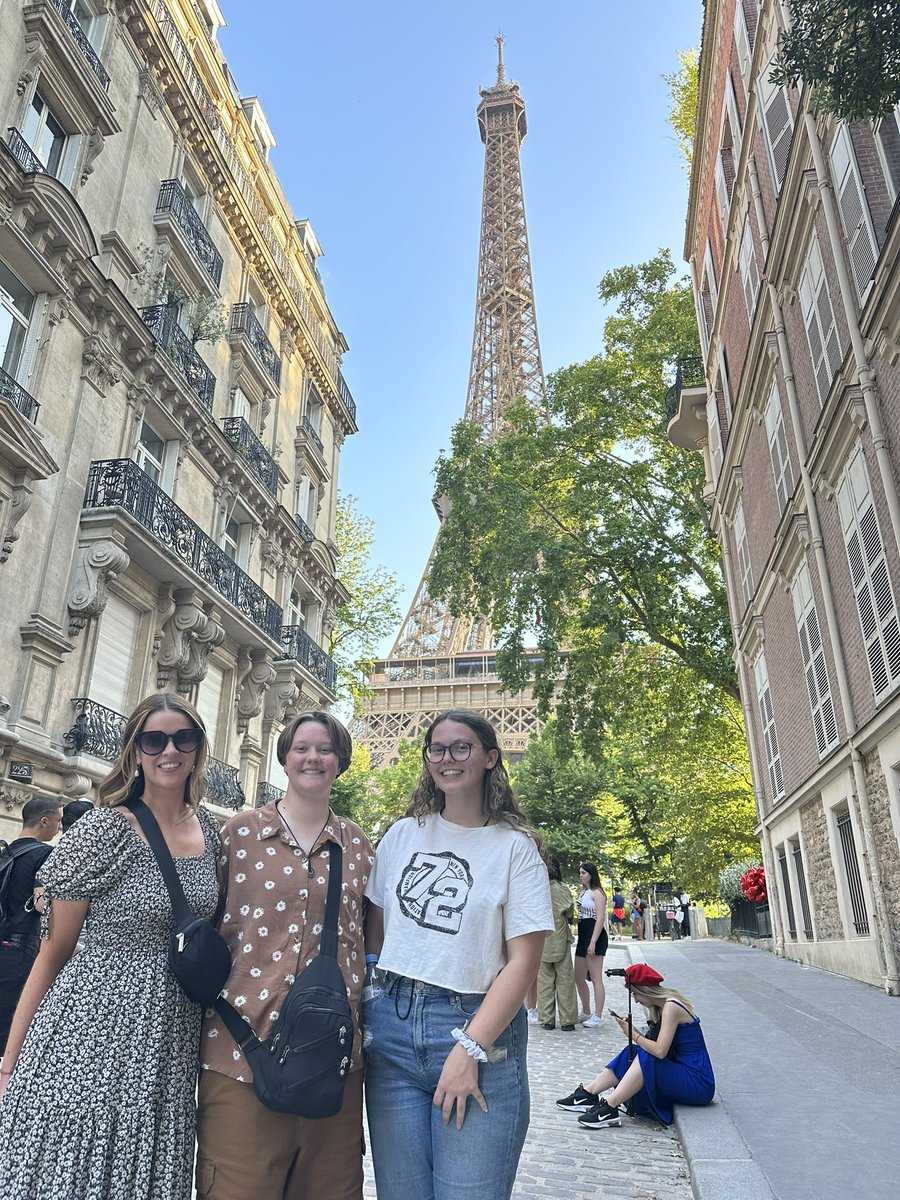 LMHSBand's tweet photo. Last evening in Paris, what an amazing day! Time in the Louvre, concert in Luxembourg Gardens, Seine River Cruise, sun setting at the Eiffel Tower! On to Switzerland 🇨🇭 in the morning. Can’t wait for the mountains! #kentuckyMA23 @musictravel1 https://t.co/M4d5QW6rp2