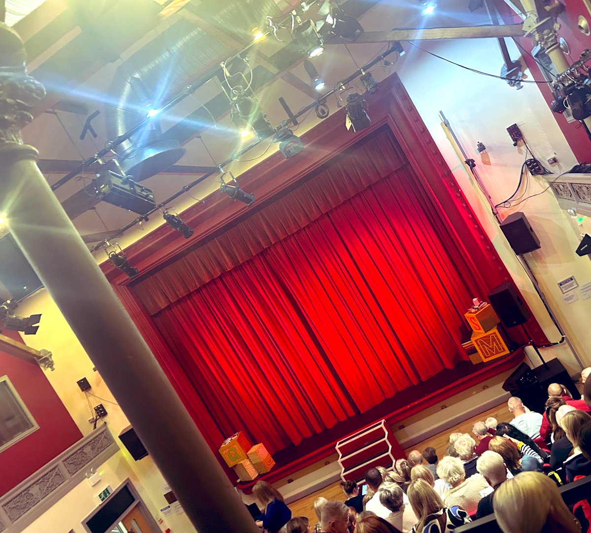 missgstephenson's tweet photo. The most wonderful evening watching some of our incredible CHS students in Showstoppers’ production of Matilda! ❤️ Positively bursting with pride! We are so lucky to teach some of the most talented students! What an outstanding performance 🎭👏🏻 https://t.co/pU5UO2weFk