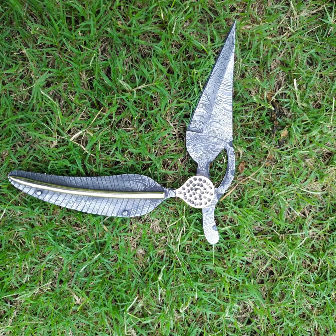 dragon_knives01's tweet photo. Leaf Design pocket folding knife for sale 💯
Shipping Worldwide 💯

#chef #outdoor #bladesmith #camping #blacksmith #knifesales #damascus #chefknife #art #handmadeknives #outdoors #sword #a #knifecollector #edcknives #steel #kitchenknife #messer #knifelover #huntingknife https://t.co/Lj5PsYgqAd
