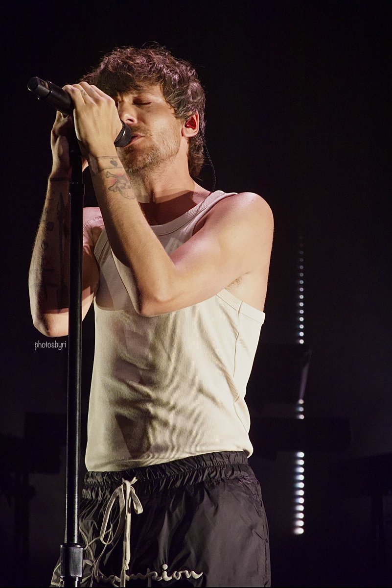 ftdt8ri's tweet photo. louis tomlinson at the arizona financial theater on july 3rd 2023
#FITFPhoenix #FaithInTheFuturePhoenix #LouisTomlinson https://t.co/p7B26HFiIU
