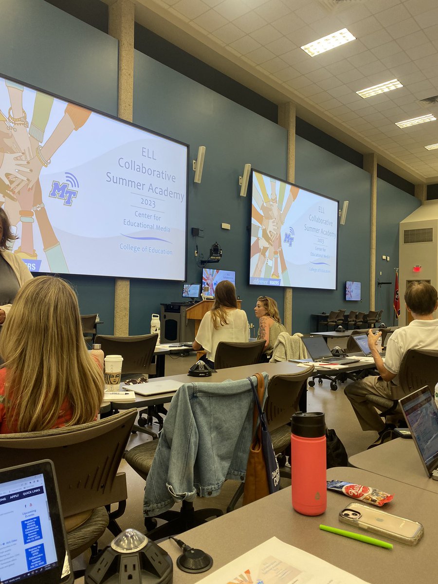 PattyVidaurri's tweet image. A day of training! Summer Learning ❤️📚 #rcschools #sce #ESL #ELL