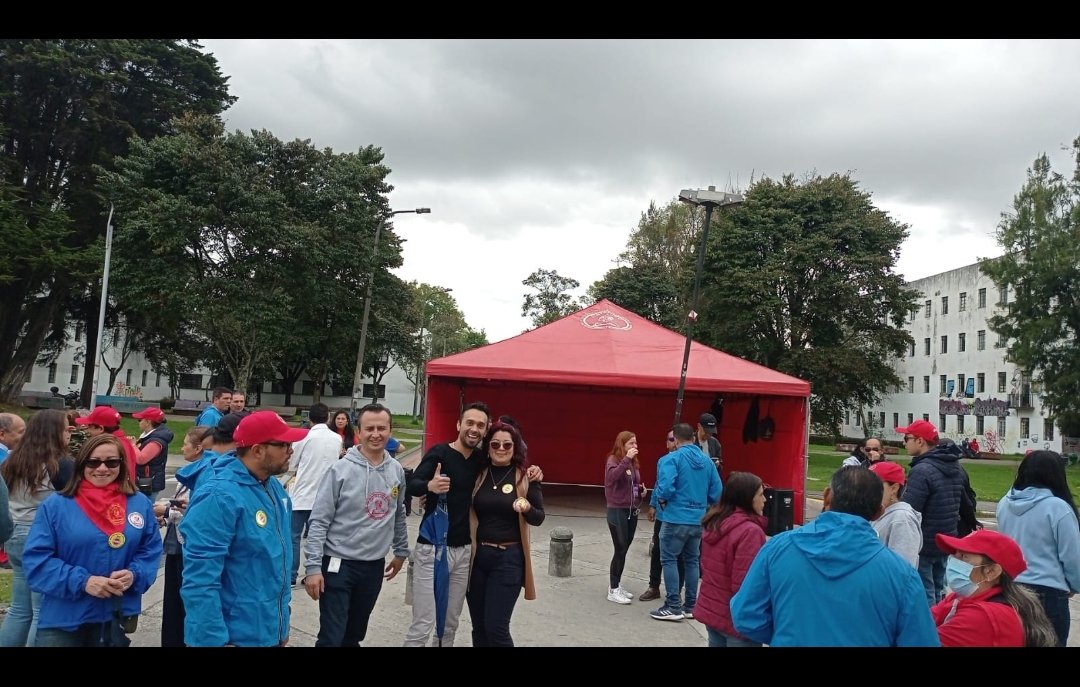 ElMegafonoUN's tweet photo. Se armó el conflicto laboral en la @UNALOficial @un_bogota!! https://t.co/vuRCAGS23g