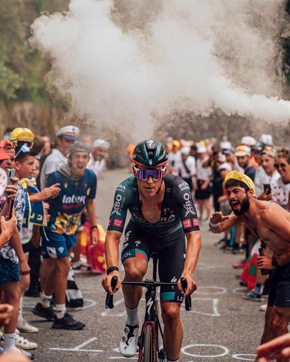 Pyrenees never disappoint @letourdefrance Thanks for the pic @z_w_photography 🔥