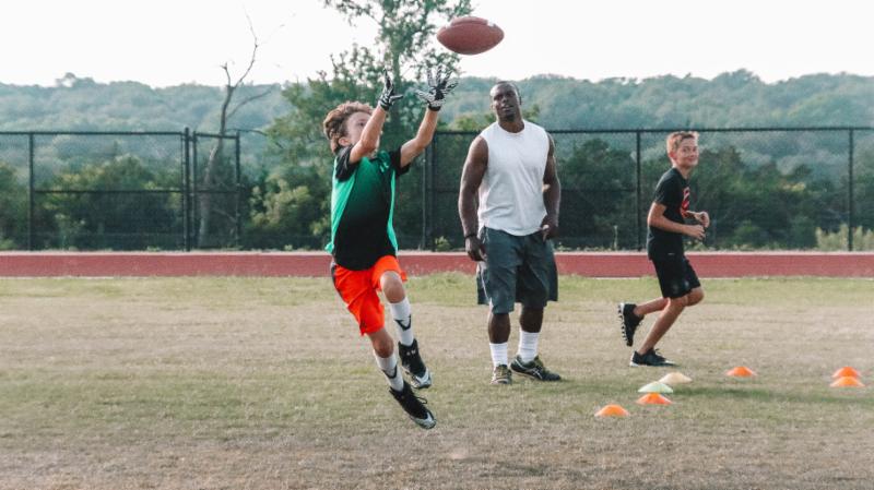 Half Day Sports Camp Starts Next Week in Steiner! (Football, Basketball Skills &amp; Fun Obstacle Courses) Check it Out! Led by College &amp; Pro Athletes! Last Camp in Steiner! 1upsport.com/camps
conta.cc/3NFBfqO