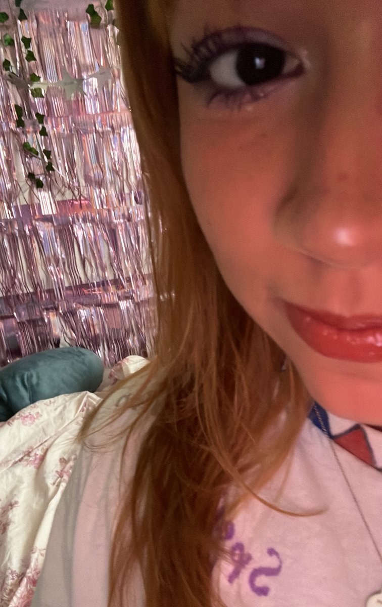 hello what if i stream earlier today would u vibe with that??? also i have threads now WOOHOOOO!!!