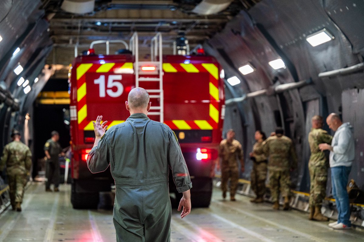 AFRCCommander's tweet photo. The Air Force Reserve is essential to successful operations in every domain and delivers readily accessible capacity at 30 percent less cost.
#AFRCPF23 #ResoluteSentinel23 #ReserveReady @AFSOUTH https://t.co/mQl1WPdHOf