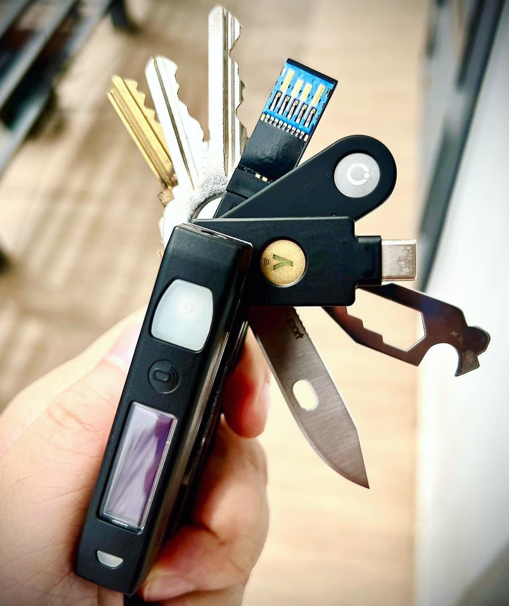 theKeyport's tweet photo. Keyport Pivot 1.0 🔥🇵🇭 “Still D’Best” via ultraelectricmagnicpack on IG.
#keyport #omnifob #edc #edcgear #edccommunity #keyorganizer https://t.co/40egzcMAxO