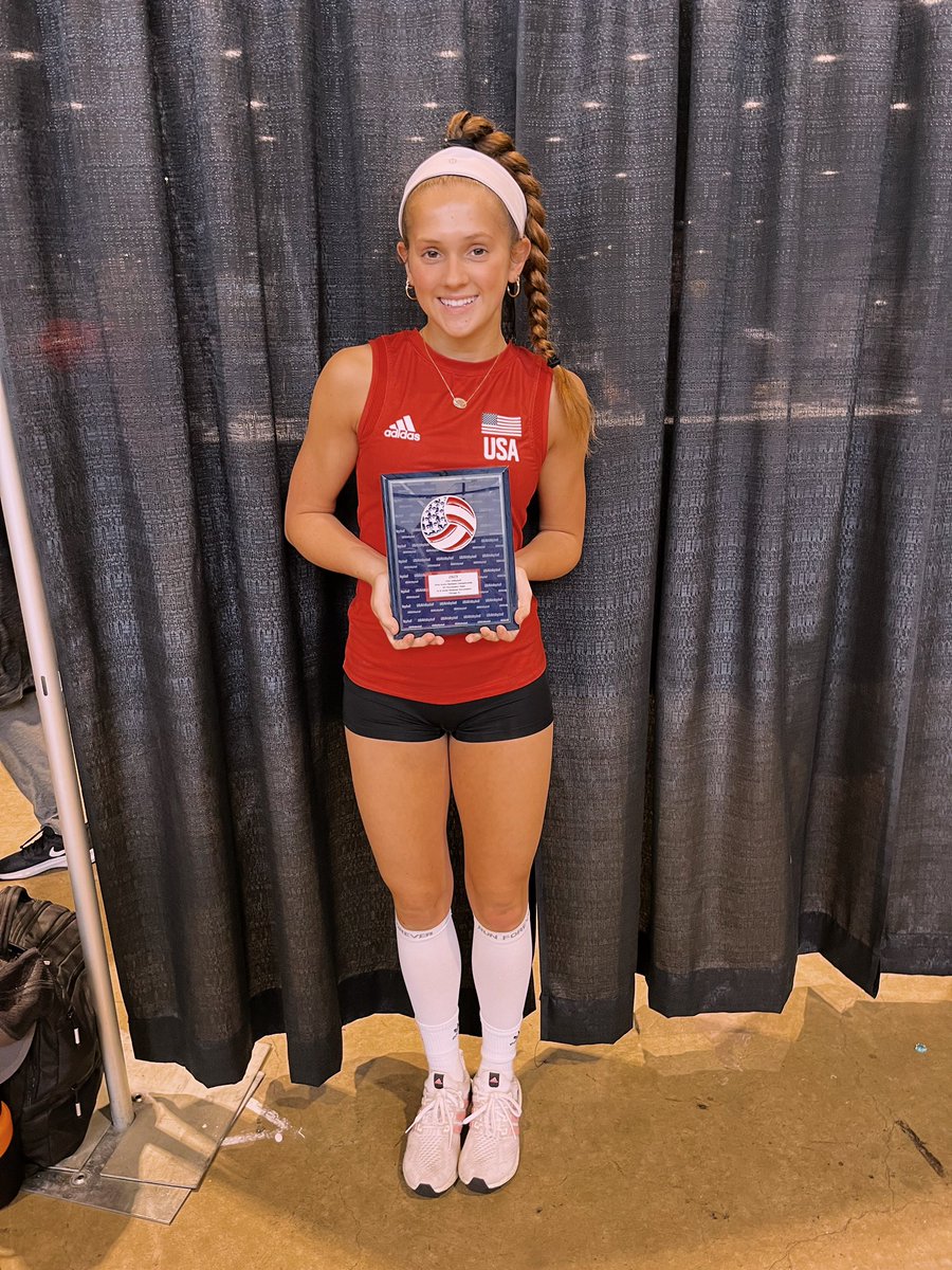 Had a good run at 16’s Nationals! Made it to Gold bracket and finished top 5! Honored to be selected to the All-Tournament Team. 🇺🇸 #Libero #2025recruits #gjncnationals #usavolleyball #chicago 
@dynastyvbc <a href="/RecruitDynasty/">DynastyVBRecruiting</a> <a href="/usavolleyball/">USA Volleyball</a>