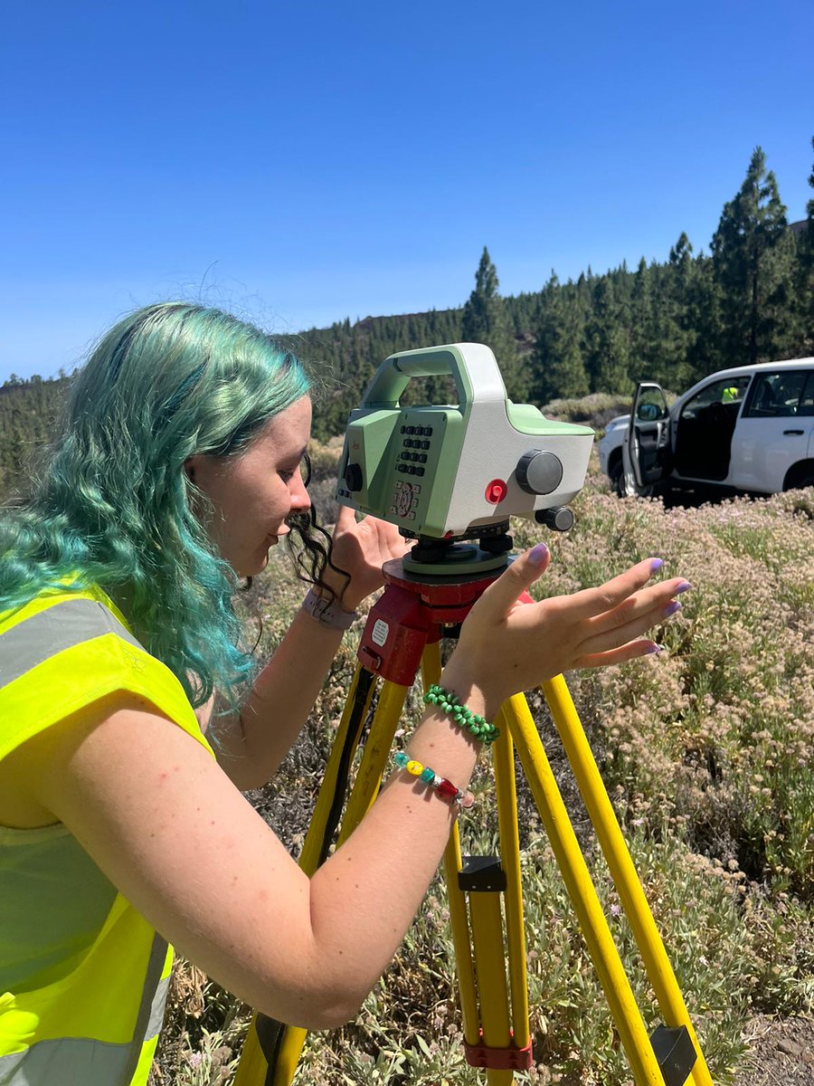 Lavagirlfaith's tweet photo. I've the privilege of working with the International Geographic Institute (IGN) today!
We collected data to see if the land level has been deformed, which might suggest magma movement or collapse associated with the water galleries. Super important work!
#GeoIntern #Volcan https://t.co/UerMoghjQM