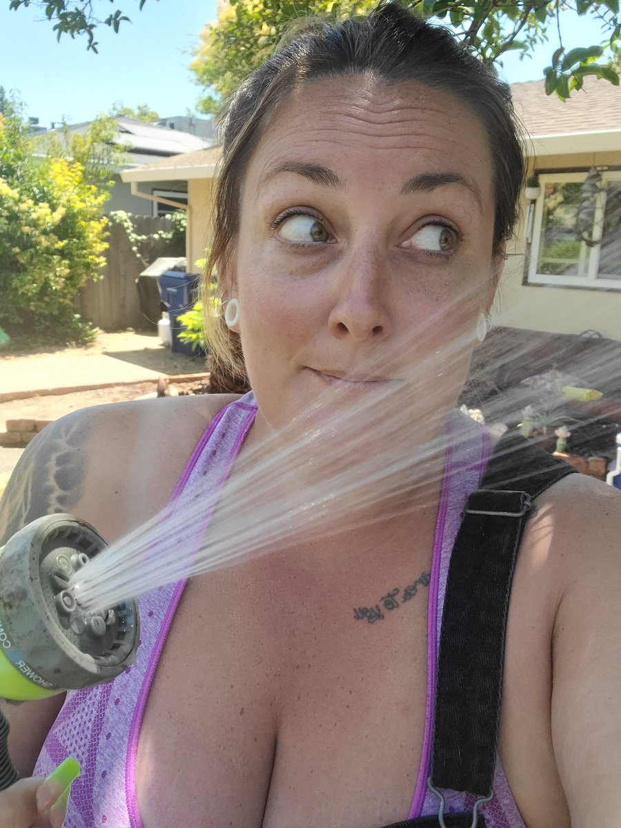 Whorror_Fiend's tweet photo. When your sis gives you overalls, you have to water the grass and take fake selfie pictures to send her. Haha!! #inconspicuous #overalls #bigboobs https://t.co/Z6OY79XYwr