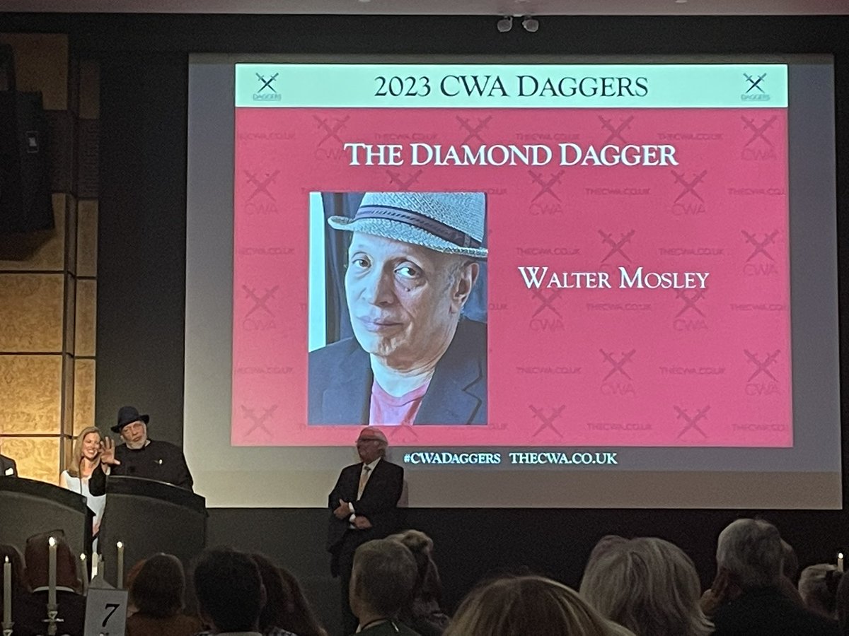 So excited to see the amazing #WalterMosley win the #DiamondDagger at the @The_CWA #Daggers What a Legend! 🎉🎉