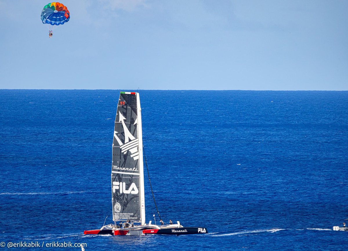 erikkabik's tweet photo. The first of 52 Yachts arriving from the 2023 @TranspacRace . Images © @erikkabik - The race is estimated to take between five to 10 days for crews to complete, with a distance of 2,225 miles. Orion and Maserati are the first to arrive. #transpac #yachtrace #transpachawaii https://t.co/wqR993iaG1