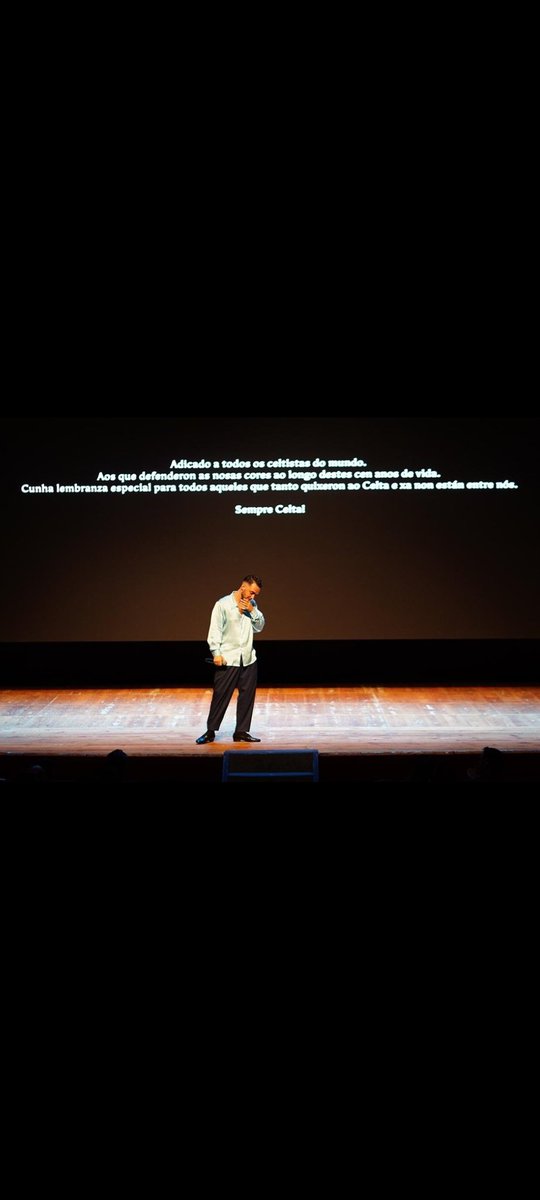 ranholasceleste's tweet photo. Cando as cousas fanse có corazón chegan ao corazón.Hoxe foi un día de #celtismo, e a máis foi día de sentimento a unhas cores a unha lingua e a unha terra, e iso non hai título que o pague.
#Celta #Vigo #Galiza #Galego
#SoTiPodesEntendelo
#CentenarioDoCelta https://t.co/B2LUcfBvZu