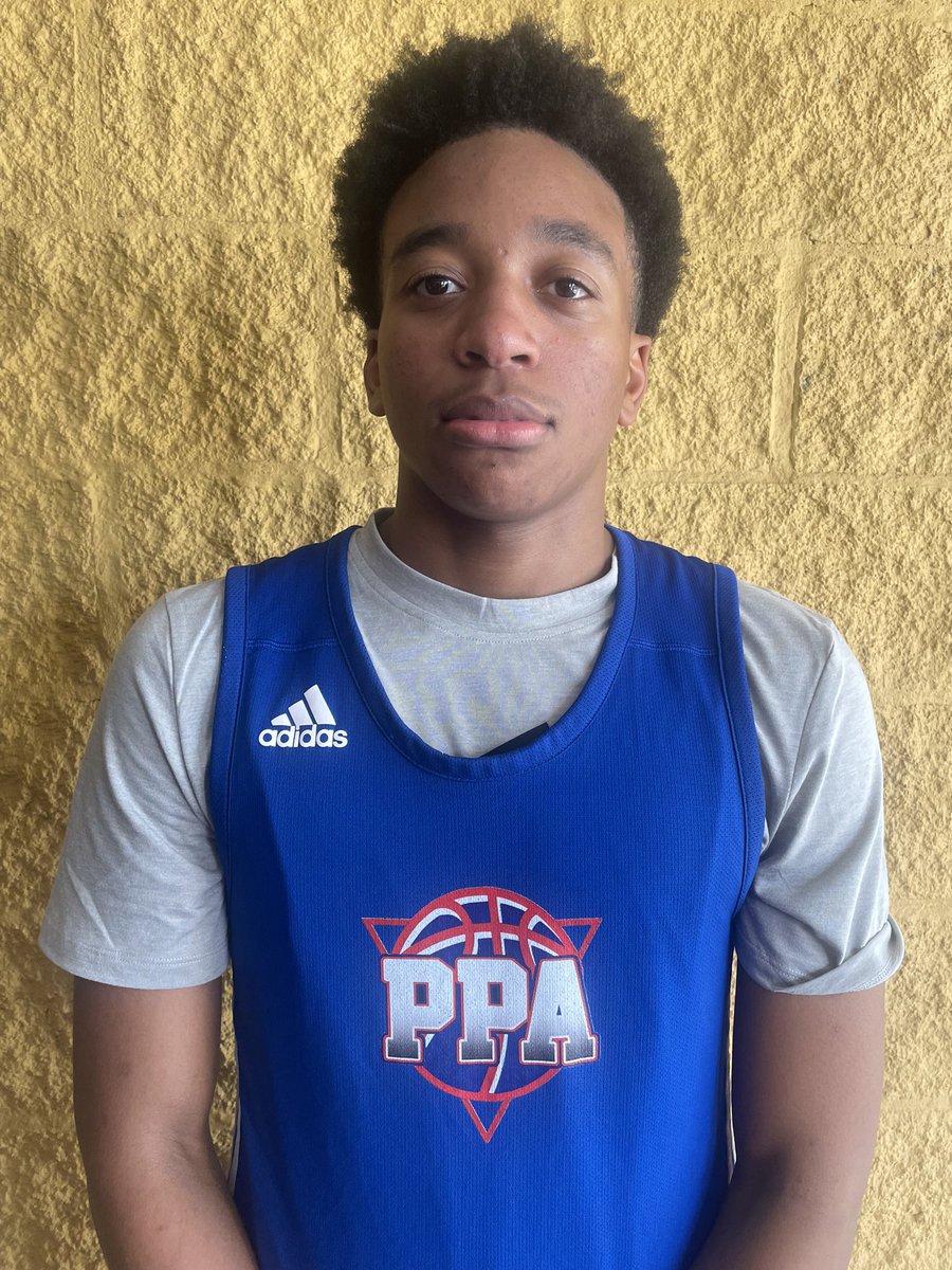 coachmjtheguru's tweet photo. 17u opens up the 3SGB finals with a very convincing first win. The backcourt of Sutan Fitzpatrick and Ethan Maynard was problem as the both led in double figures. 6’0 Marco Pierre had good energy with great defense and good assist. 6’10 Alex Woodring also controlled the glass. https://t.co/YinaQj22xM