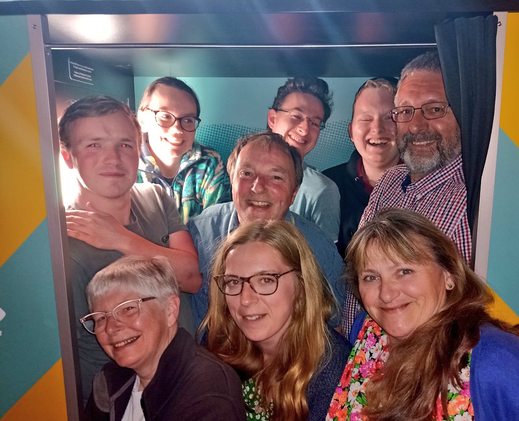 How many botanists can you fit in a photo booth?  This might be a question for #BUC2024. @uniofgalwayBPS @aoife_embleton @Ol_LynchEco @drmgoeswild @BUCBotany @hannah_con_bio @pennymarshwort 
#BUC2023 @UniofNottingham