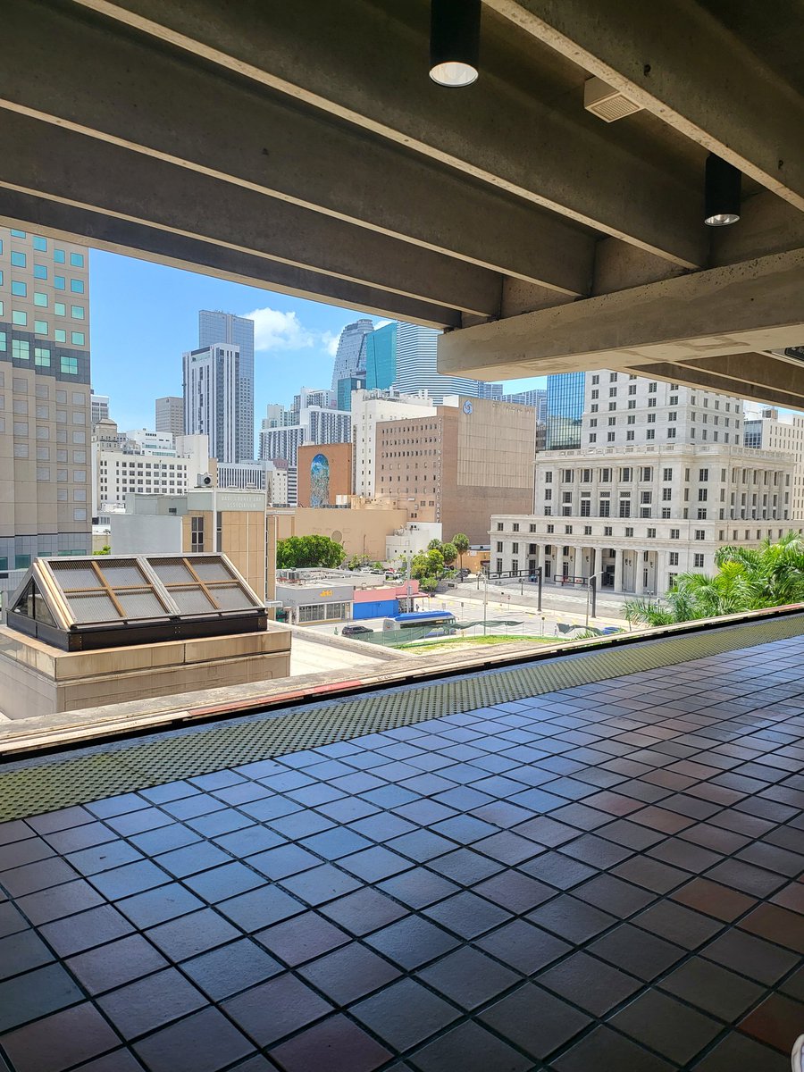 nicole02868493's tweet image. Magic city. #ocon2023