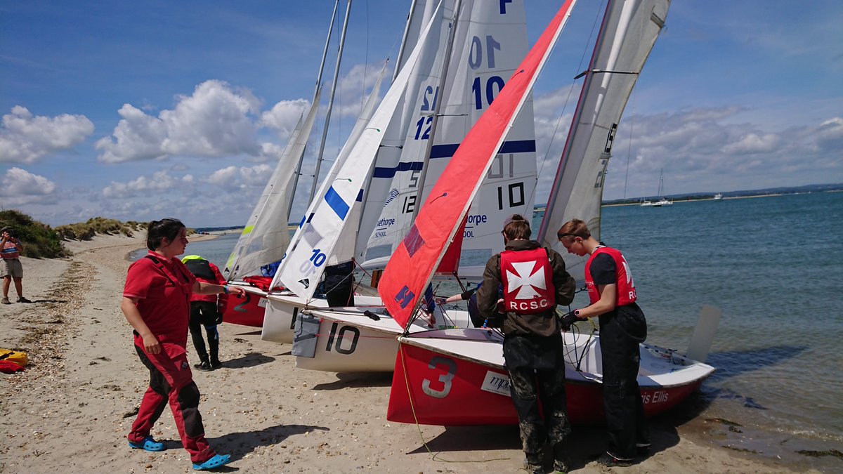 RadleySailing's tweet photo. Perfect sailing weather at Itchenor for Race Day #1, with a lovely lunch break at East Head Beach. The competition is tough, but again, lots of useful lessons learned and both crews are improving. @RadleySports⛵ ⛵ ⛵ https://t.co/vCq9ziav7F