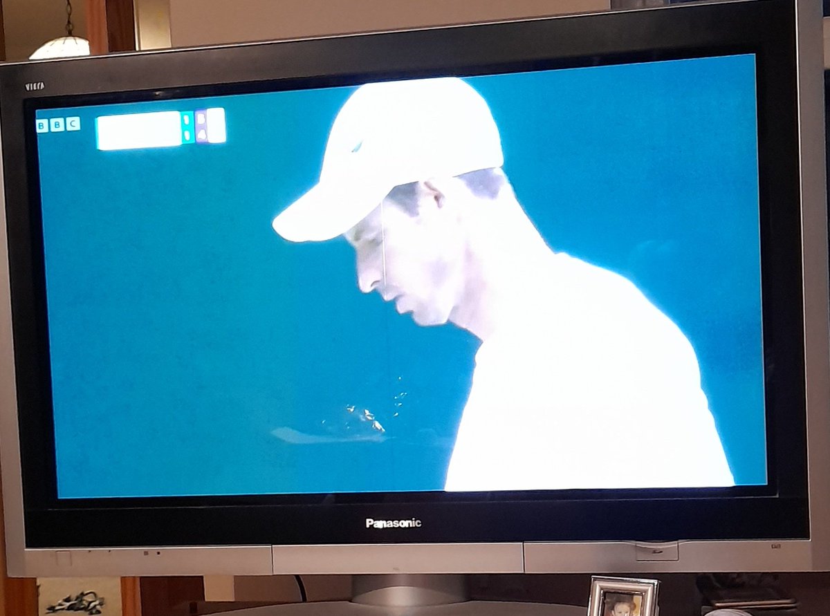 stoddart62's tweet photo. Oh my gosh! Anyone else on the edge of their seat tonight! Come on #AndyMurray https://t.co/fr5hrBVkpS
