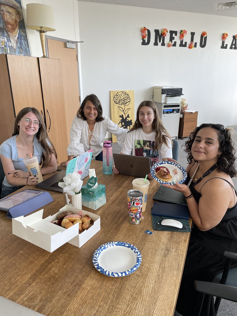 aniladmello's tweet photo. Our attempt at paper-in-a-day(ish) with lots of breaks for coffee, donuts, and even a birthday lunch celebration thrown in for good measure. Spoiler: we did not in fact finish said paper but had great convos and fun with @arguablyaudrey, @ToriLajous, and Tanny Tahami! https://t.co/5TrlzBVvoa