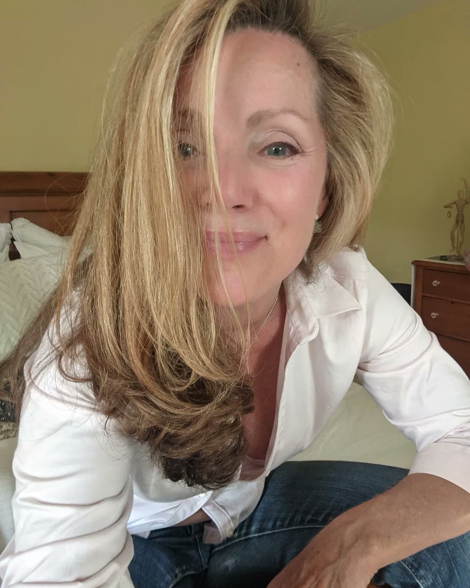 Tamera21802802's tweet photo. @StevesLoveTarot @sexysoultribe sometimes...
Being who you want to be, and knowing who you are at a soul level...priceless.  #selflove #thejourneytome https://t.co/VfSlBvoK75