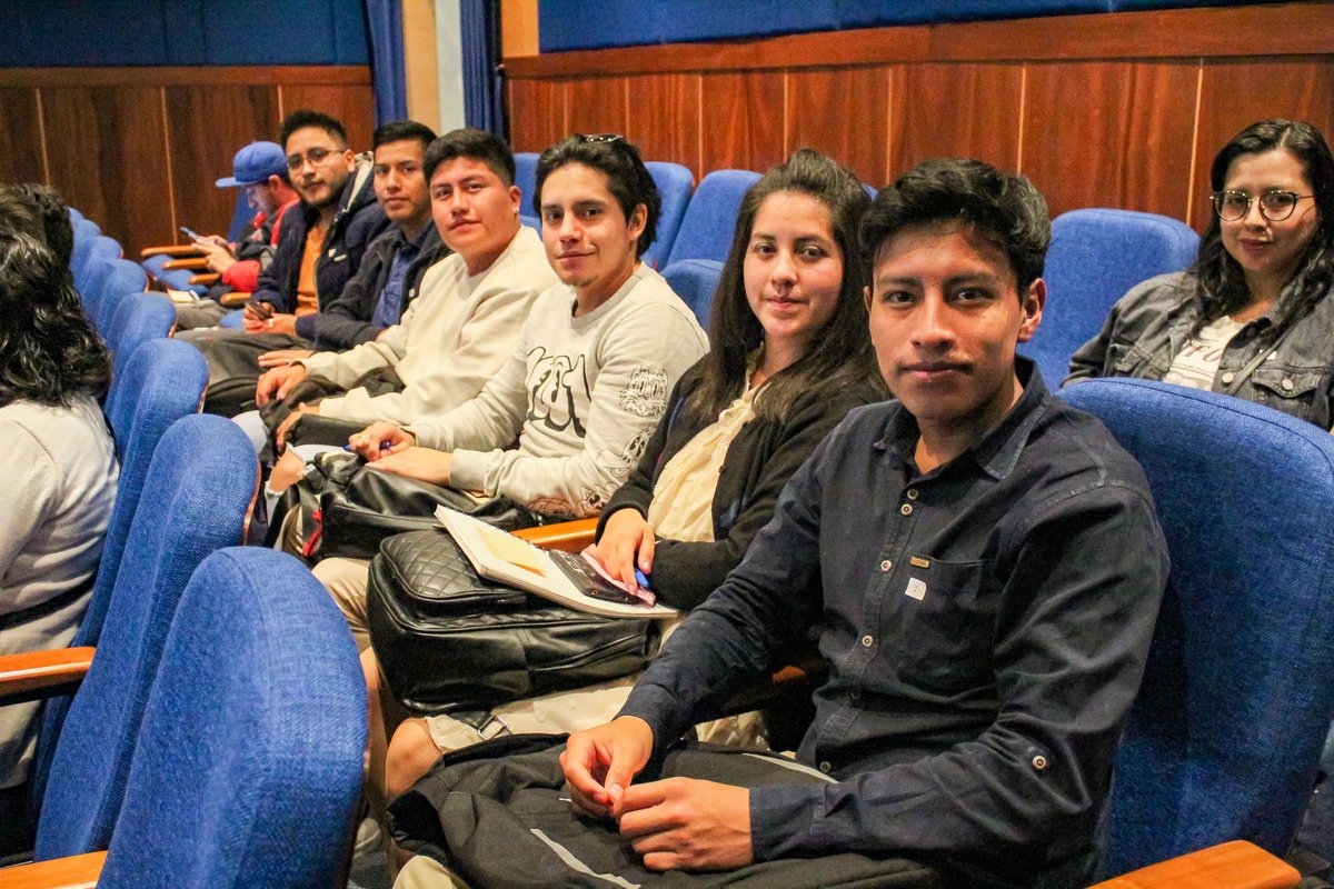 upsalesianaec's tweet photo. 📡💻 En el campus #Sur de la sede #Quito se realizó el primer taller de trabajo y mesas de diálogo organizado por Ministerio de Telecomunicaciones #MINTEL en el cual los participantes dialogaron sobre las oportunidades y problemáticas en este campo para la formulación de la política pública en la cual se enmarcará la #TransformaciónDigital del país, considerando la transversalidad de las tecnologías de la #información y #comunicación #TICS.

¡Más que formar profesionales, transformamos vidas!

#UPSQuito #UPSEcuador ����💛