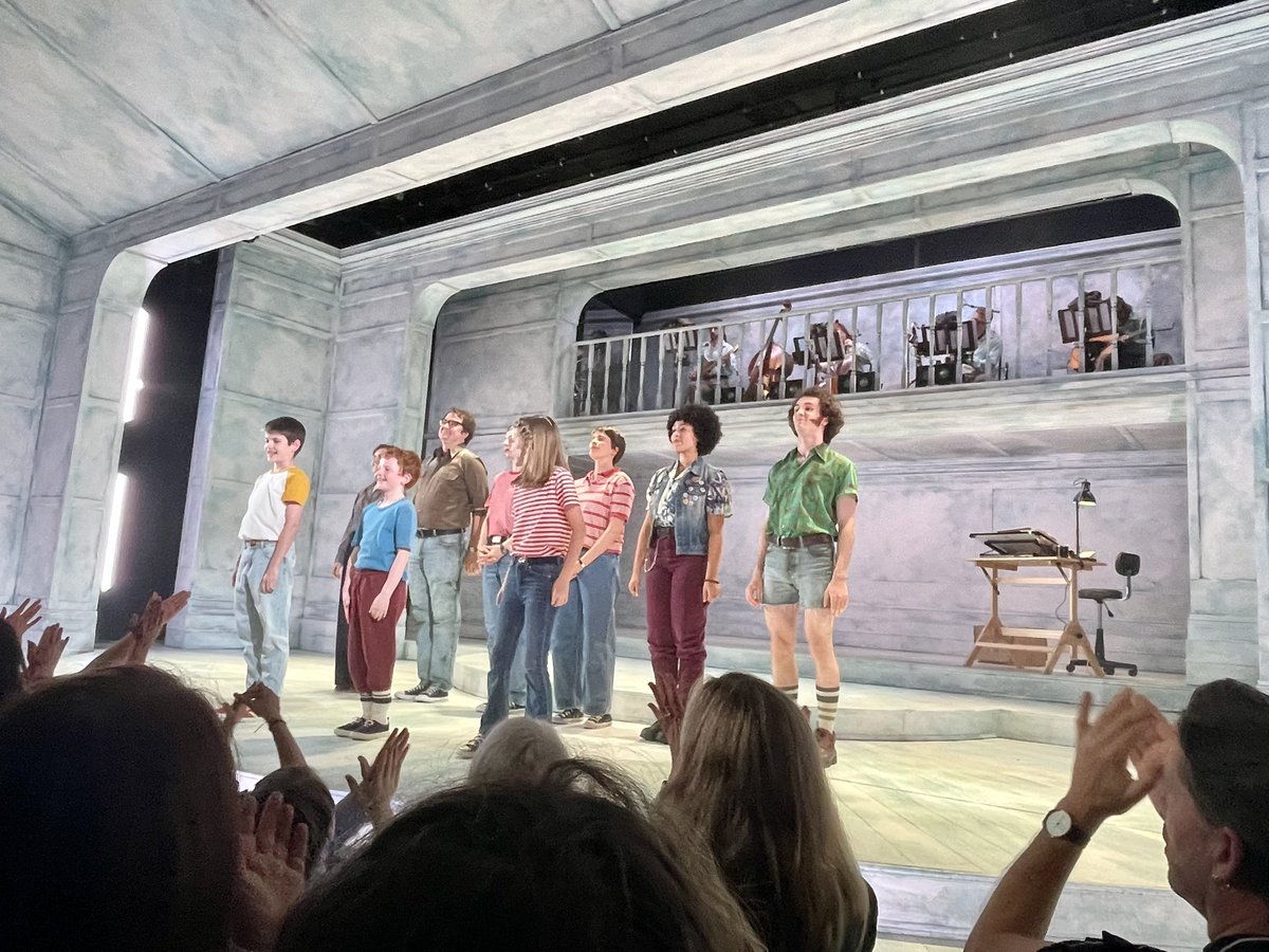 RobertJNRead's tweet image. Absolutely loved #funhome @GateTheatreDub tonight. Brilliant music theatre and wonderful performances, especially from the young actors. So good to see the whole audience thoroughly elated by the experience. 👏👏👏👏👏👏👏👏