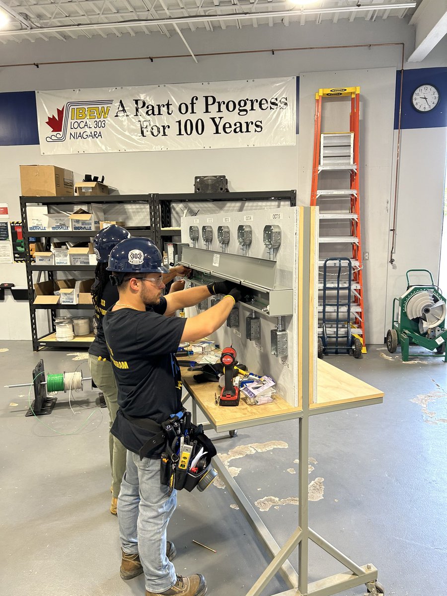 IBEW303Niagara's tweet photo. The #IBEW Local 303 Worker Readiness Program is in full swing at the 303 Training Centre in #NiagaraFalls . The first intake of students are learning valuable  #healthandsafety and technical skills to apply to a future #electrical #apprenticeship . #SkillsDevelopmentFund #onpoli https://t.co/yGjakyhynb