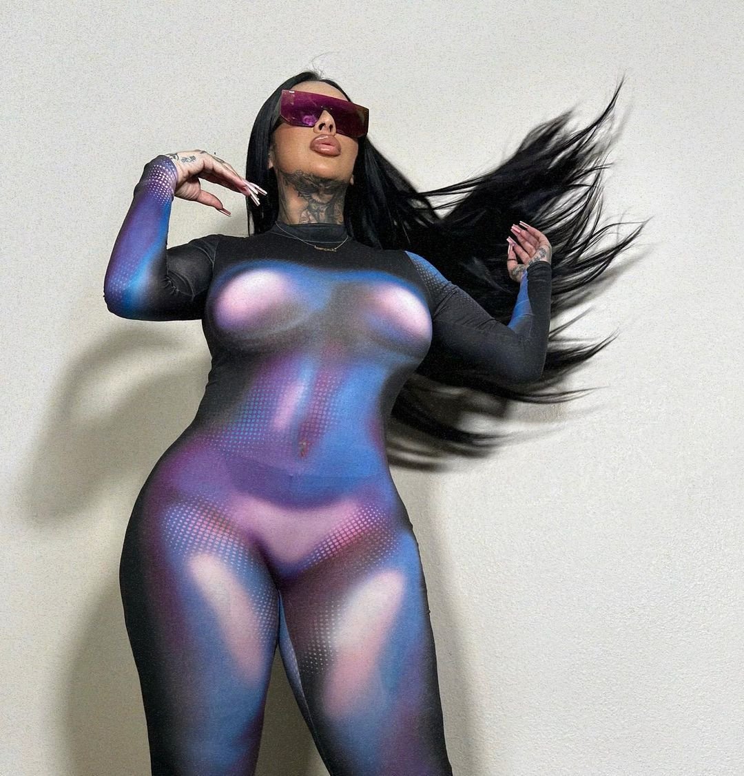 danger_dey56247's tweet image. deysidanger

Body is serving.. breakfast, lunch, dinner, and sum 😜

-Lip combo 
•Lip liner @morphebrushes ‘Vibes’ 
•Lipstick @maccosmeticsusa ‘Peach Stock’
•Lip gloss also #morphe ‘Crystal Clear’ use code DANGER 

•Sunglasses @stellarlightingsystems m