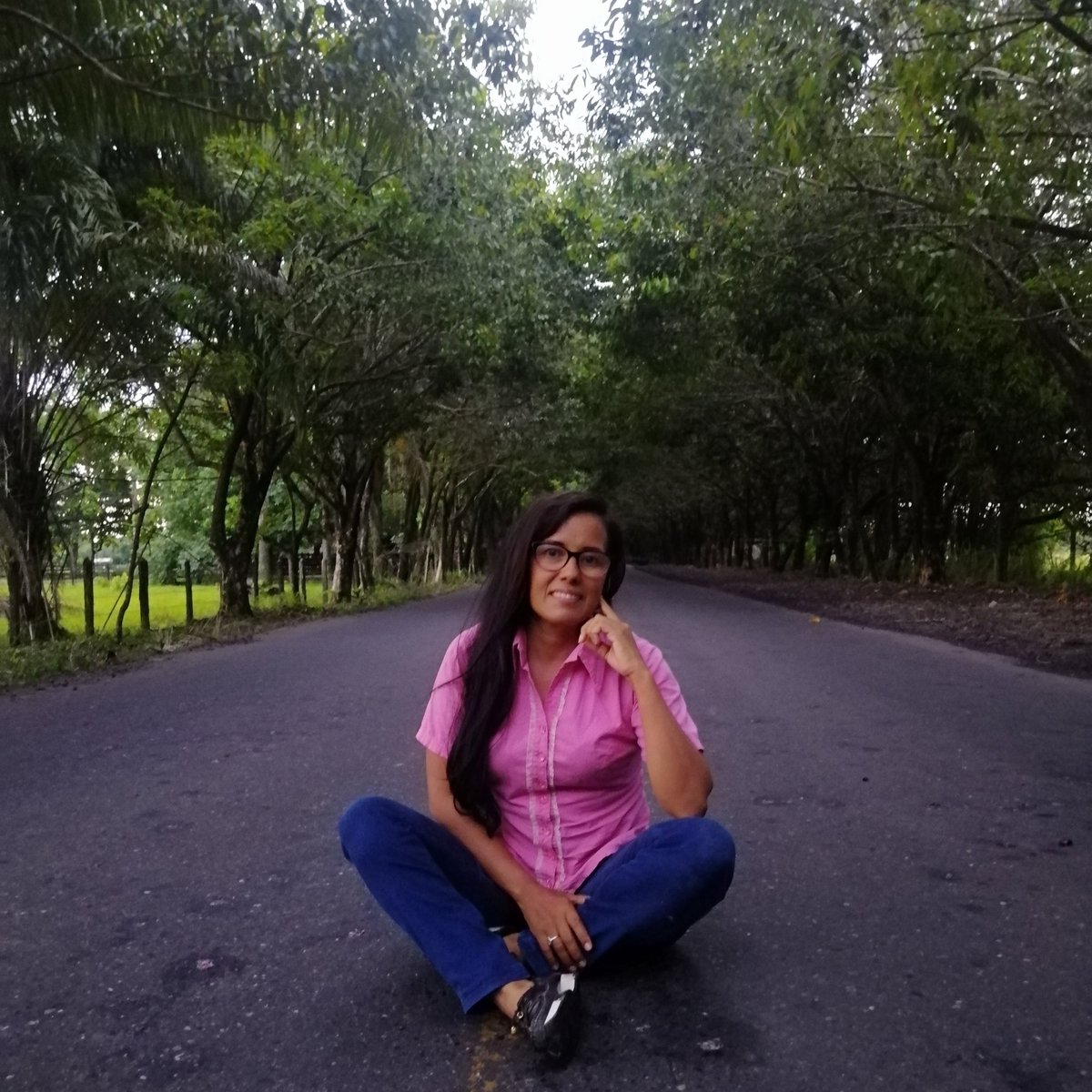 Mayejuli40's tweet photo. #NuevaFotoDePerfil https://t.co/jJKm9sBwiK