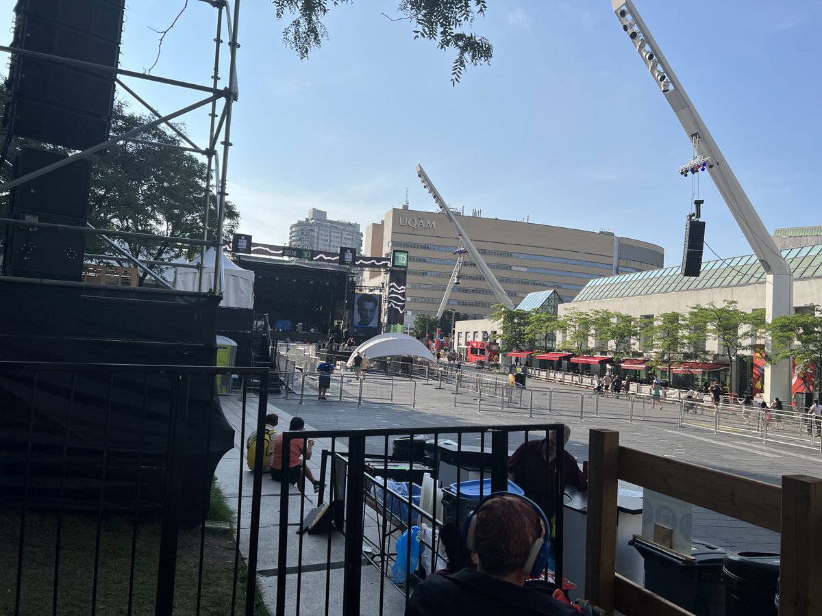 UrbBlurb's tweet photo. Seats secured for the TD stage tonight. Before the action with ⁦@TransitQ⁩. #MontrealJazzFest https://t.co/KEWNVGdyj8