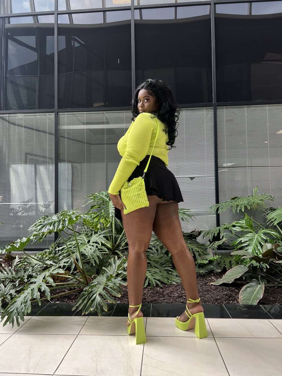 AddictedLayy's tweet image. Hey twitter 😘💚💛