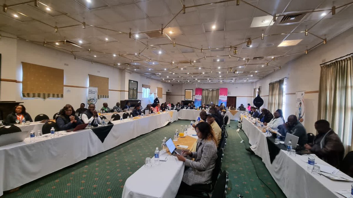 chiefkoti's tweet image. #WhileAtWork Lots of learning @MarketersZim Annual Continuos Professional Development Master Class Winter School @troutbeckresort. Changing trends in the business landscape are calling for marketers to continuously upskill to remain relevant in the profession.
#VukaUgezeUbangene