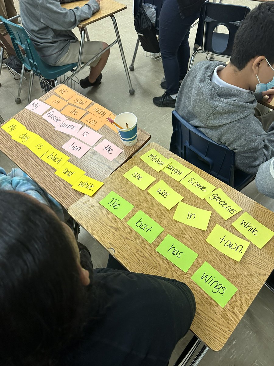 PonceExplorers's tweet image. Sentence structure skills on point! Our Newcomers are mastering sentence construction through an exciting Sentence Scramble game. Keep unraveling those linguistic puzzles! #Newcomers #SentenceStructure #LanguageSkills @MDCPSBilingual @MDCPS @MDCPSCentral @miamimagnets