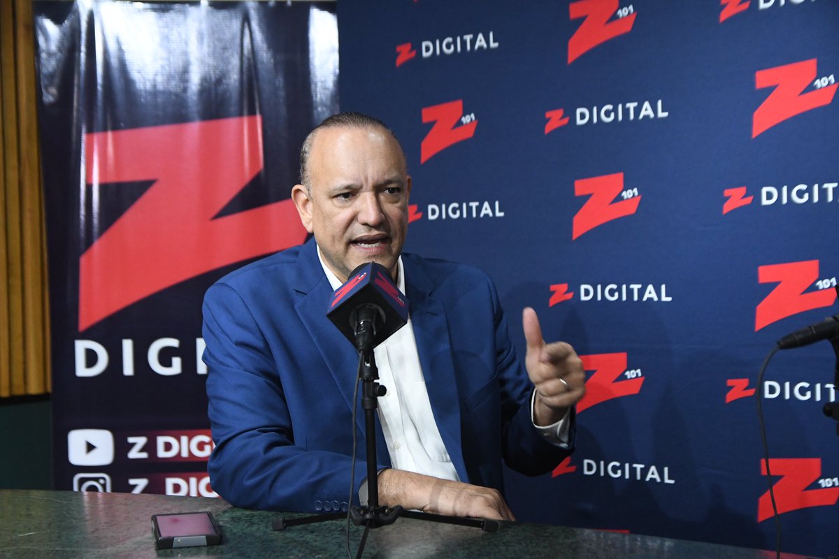 ProIndustriaRD's tweet photo. Nuestro director @ulisesrodg participó de una entrevista con el @kalilmichelp, transmitido por la @z_digital.

Conversaron sobre el sector industrial manufacturero como nuevo eje de la economía nacional, y de las sinergias institucionales para apoyar la producción nacional. https://t.co/bGWou7i6Xz
