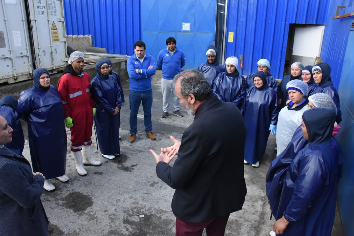 pvallespin's tweet photo. Me reuní con la Cooperativa Pesquera de Mitilicultores de San Agustín en #Calbuco. Ellos realizan un trabajo asociativo que permite desarrollar de mejor manera una cadena productiva eficiente.

Así seguimos, entre todos, #CuidandoyCreandoLaRegión 💪. https://t.co/XdhyQfZ4Mf