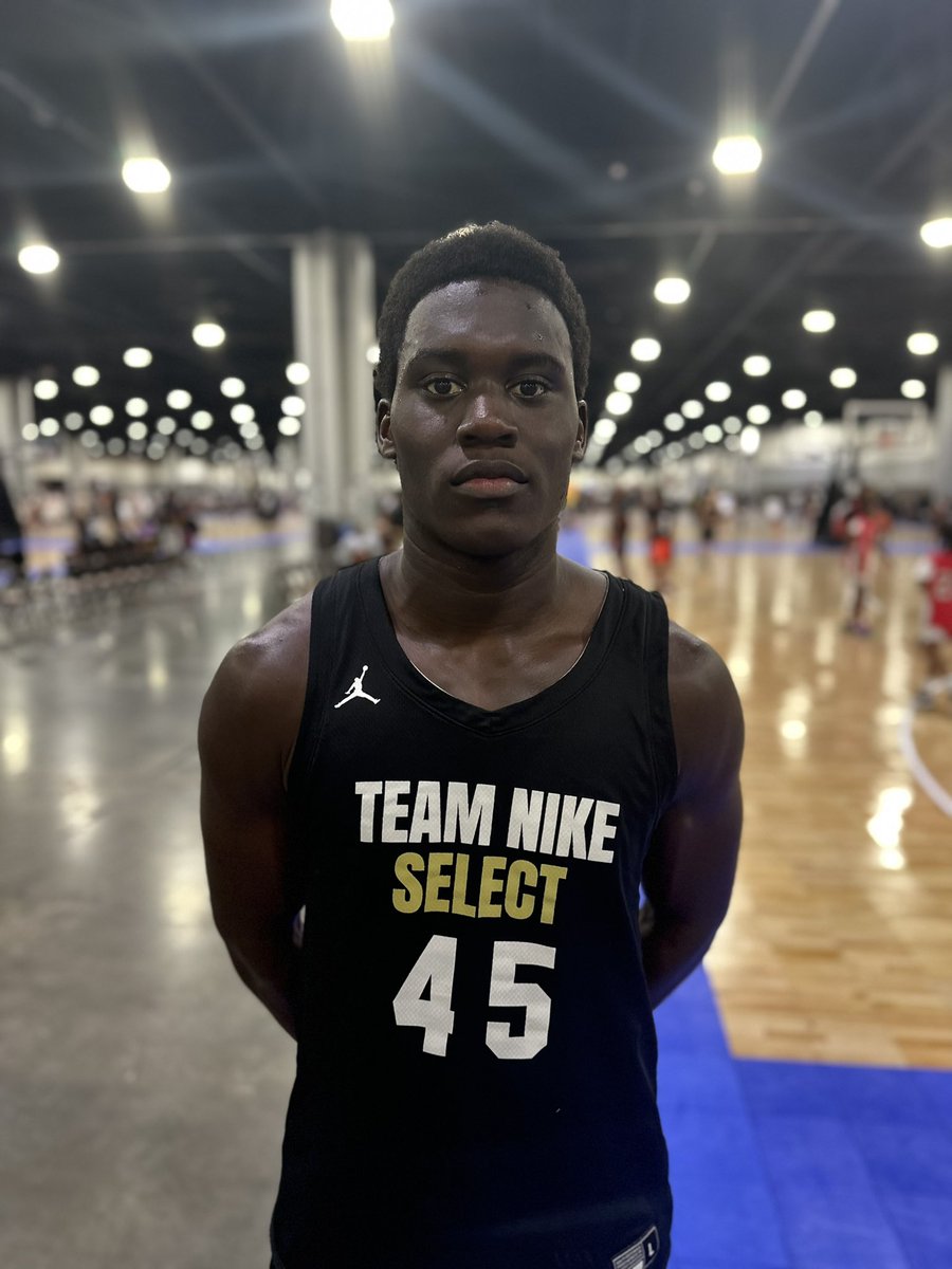 The matchup between Team Nike Select and FBP Elite 2027 was one of the highlights of the Hoopseen National Finals so far today. Team Nike Select emerged victorious, thanks in large part to Bryson Wade and Patrick Maddux. The duo combined for a total of 39 points in the win.