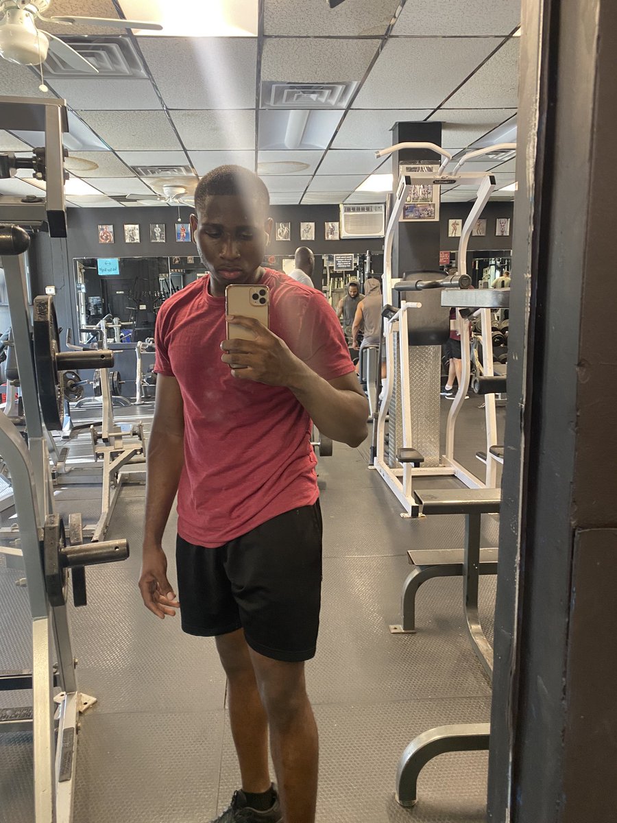 YSineus's tweet photo. 95° work out today ☀️ #GodisGoood https://t.co/NkoPCe8ryW