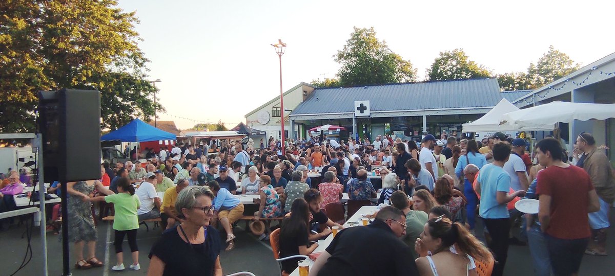 YannBre's tweet photo. 🎶 Encore plus de monde ce soir à Iffendic pour la 2eme soirée des Jeudis En'chantés avec L'Art'Prise
Merci pour votre participation et rendez-vous jeudi prochain, même lieu, même heure 👍
#Iffendic #IlleEtVilaine #Bretagne https://t.co/eXIpDpQ1bP
