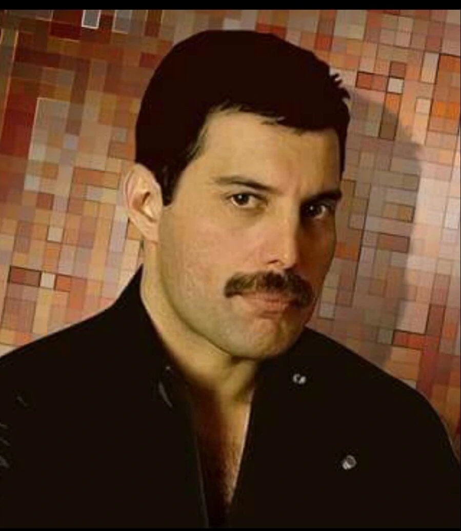 siliconsorcery's tweet photo. @t3dotgg It's Freddie's little brother. https://t.co/Hqx9Xeh106