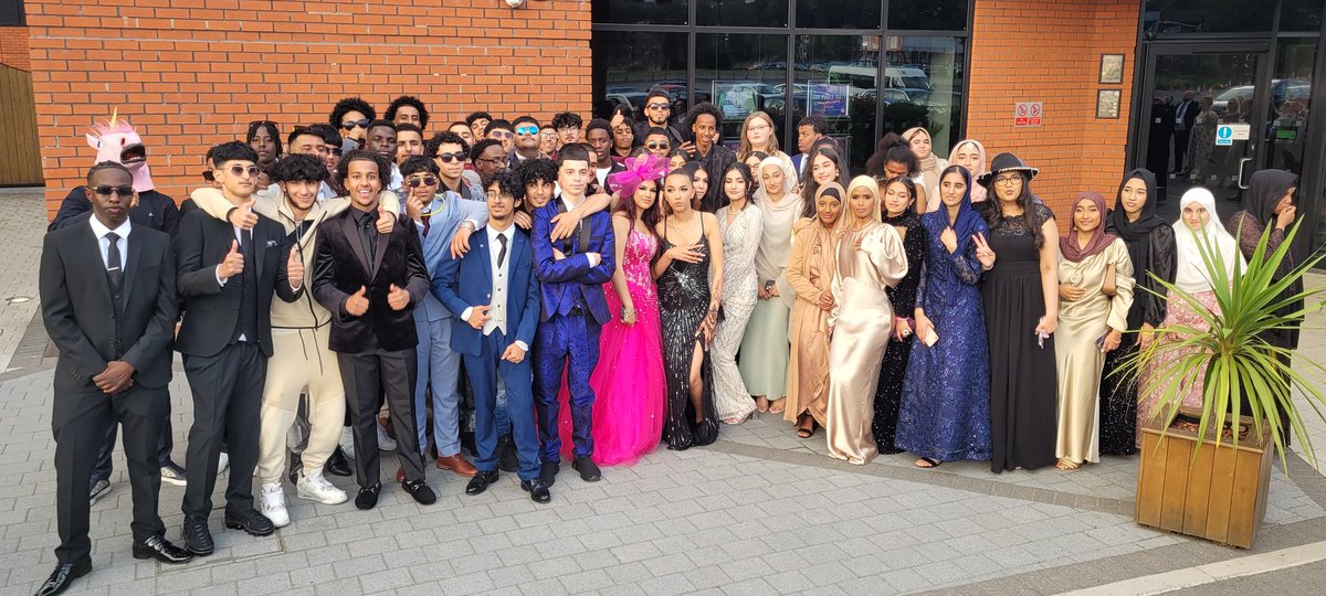 A fantastic night at our first ever @oasisdonvalley Prom. Thank-you to our amazing Y11 and fantastic staff who made the event such a success #proudtobeOADV @OasisAcademies
